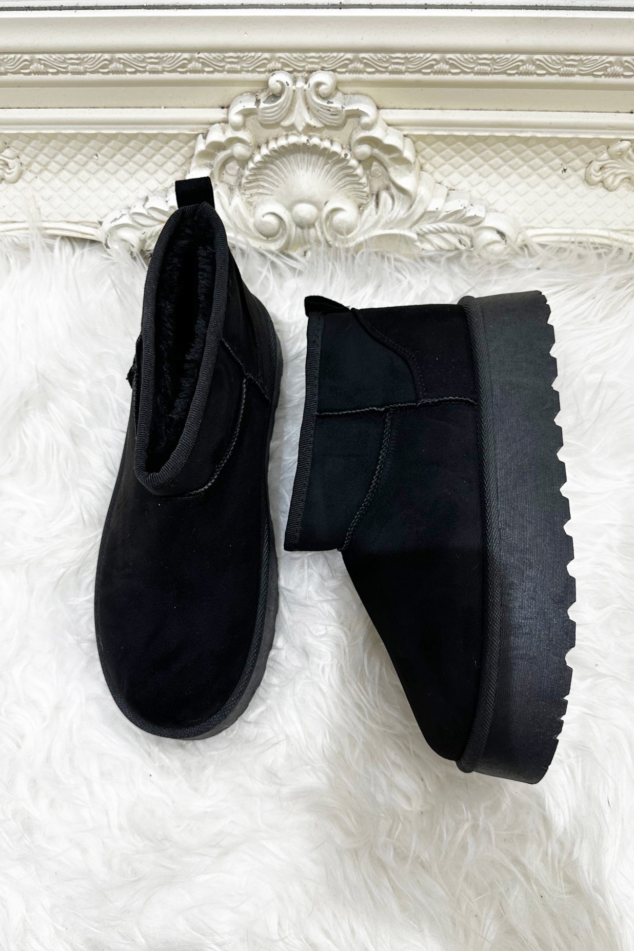 JYY Platform Boots - Black