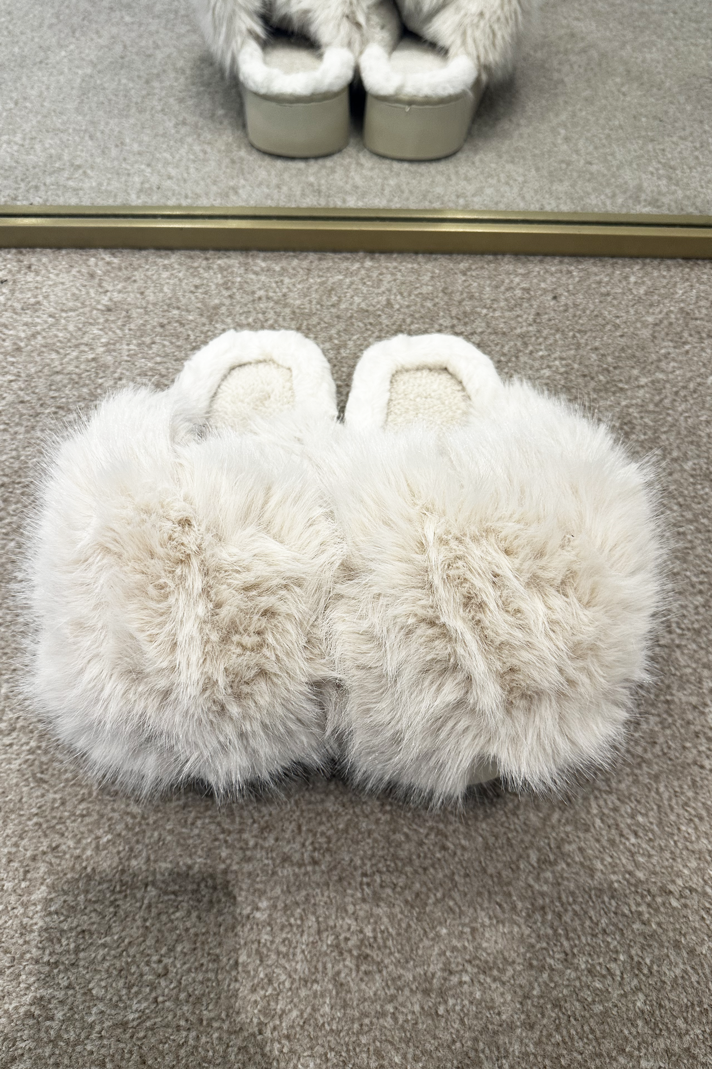 Extreme Fluffy Slippers - Cream