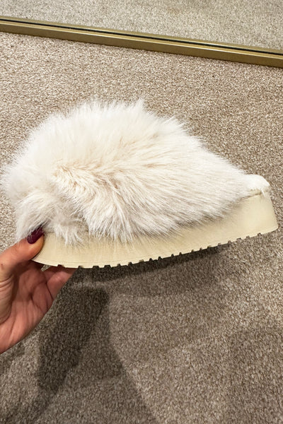 Extreme Fluffy Slippers - Cream