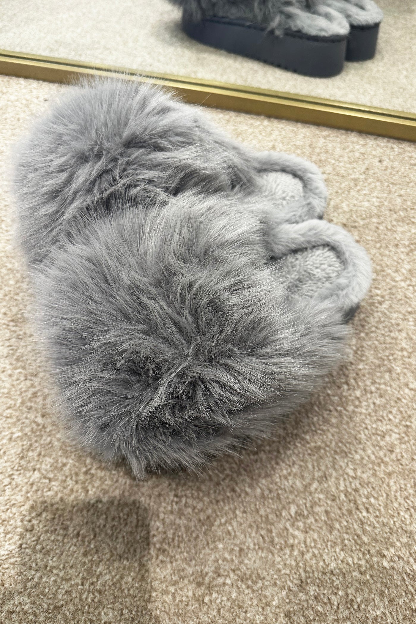 Extreme Fluffy Slippers - Grey