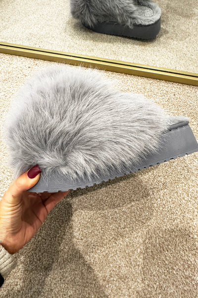 Extreme Fluffy Slippers - Grey