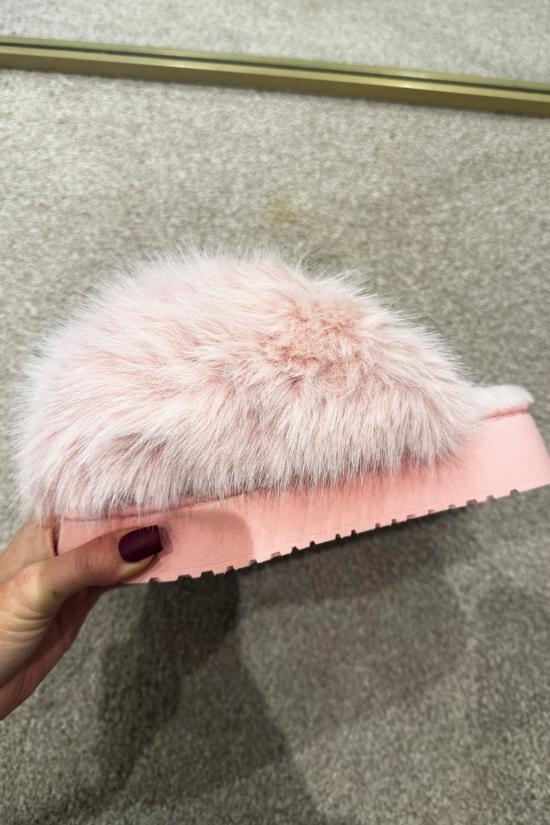 Fluffy slippers fashion near me