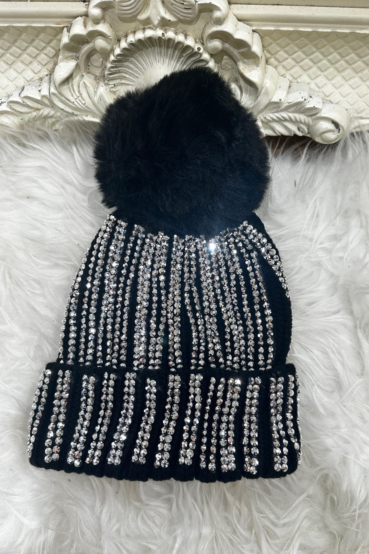 Gem Bobble Hat - Black