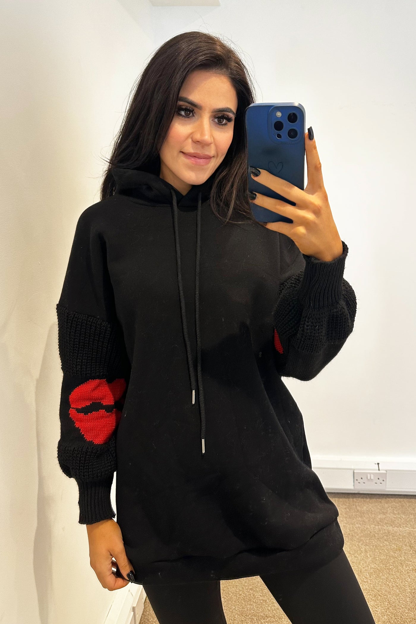 Lips Hoodie - Black