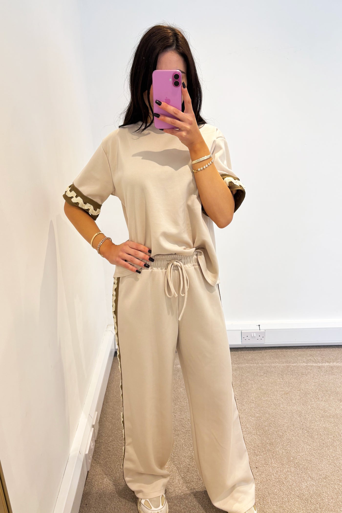 Wavy Trim Tracksuit - Beige