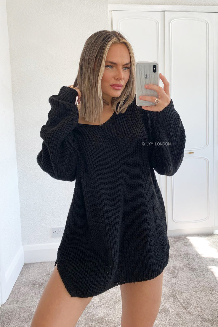 Black knitted oversized jumper hotsell